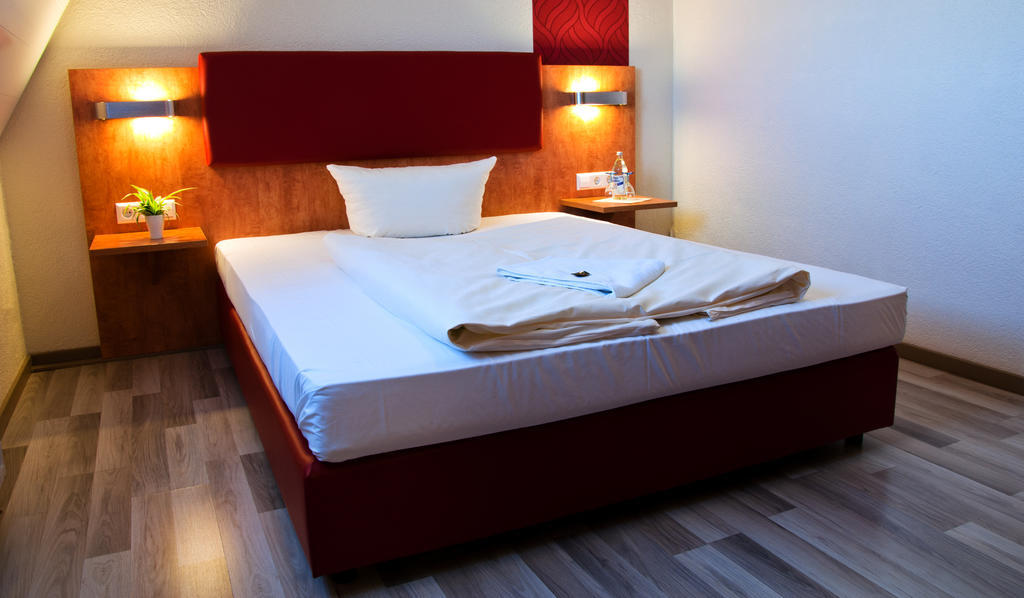 Landhotel Kueffner Pfedelbach Номер фото