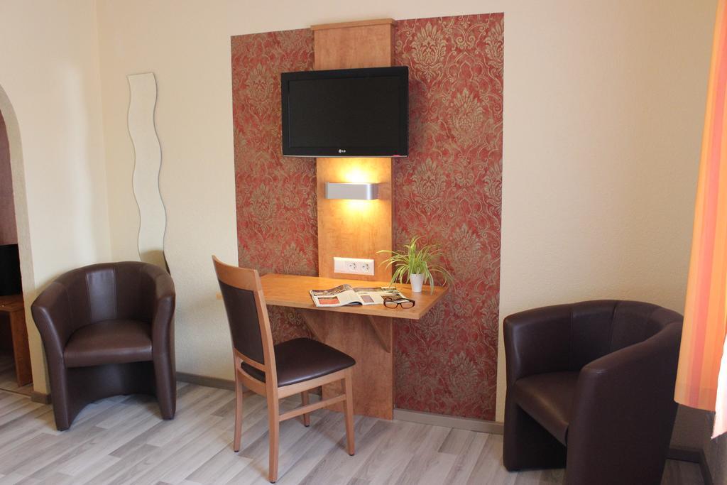 Landhotel Kueffner Pfedelbach Экстерьер фото