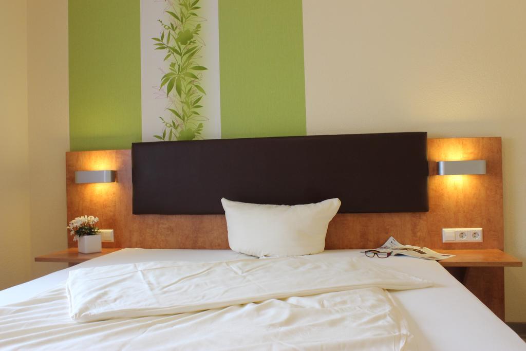 Landhotel Kueffner Pfedelbach Экстерьер фото