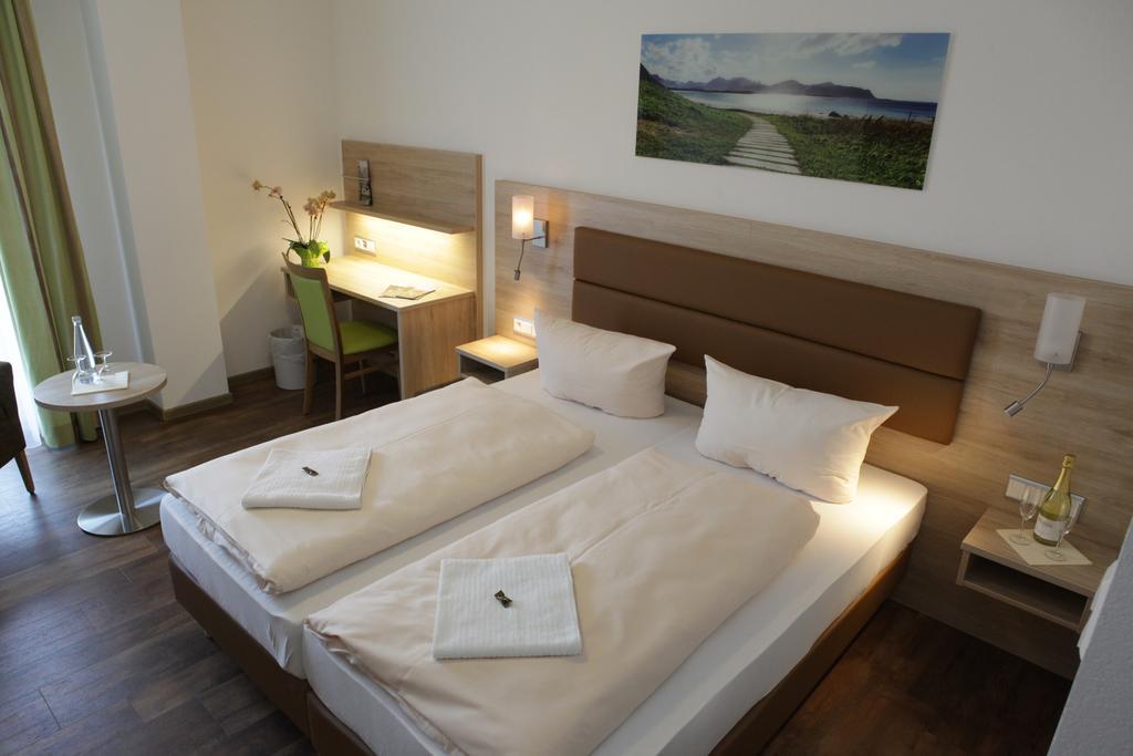 Landhotel Kueffner Pfedelbach Экстерьер фото